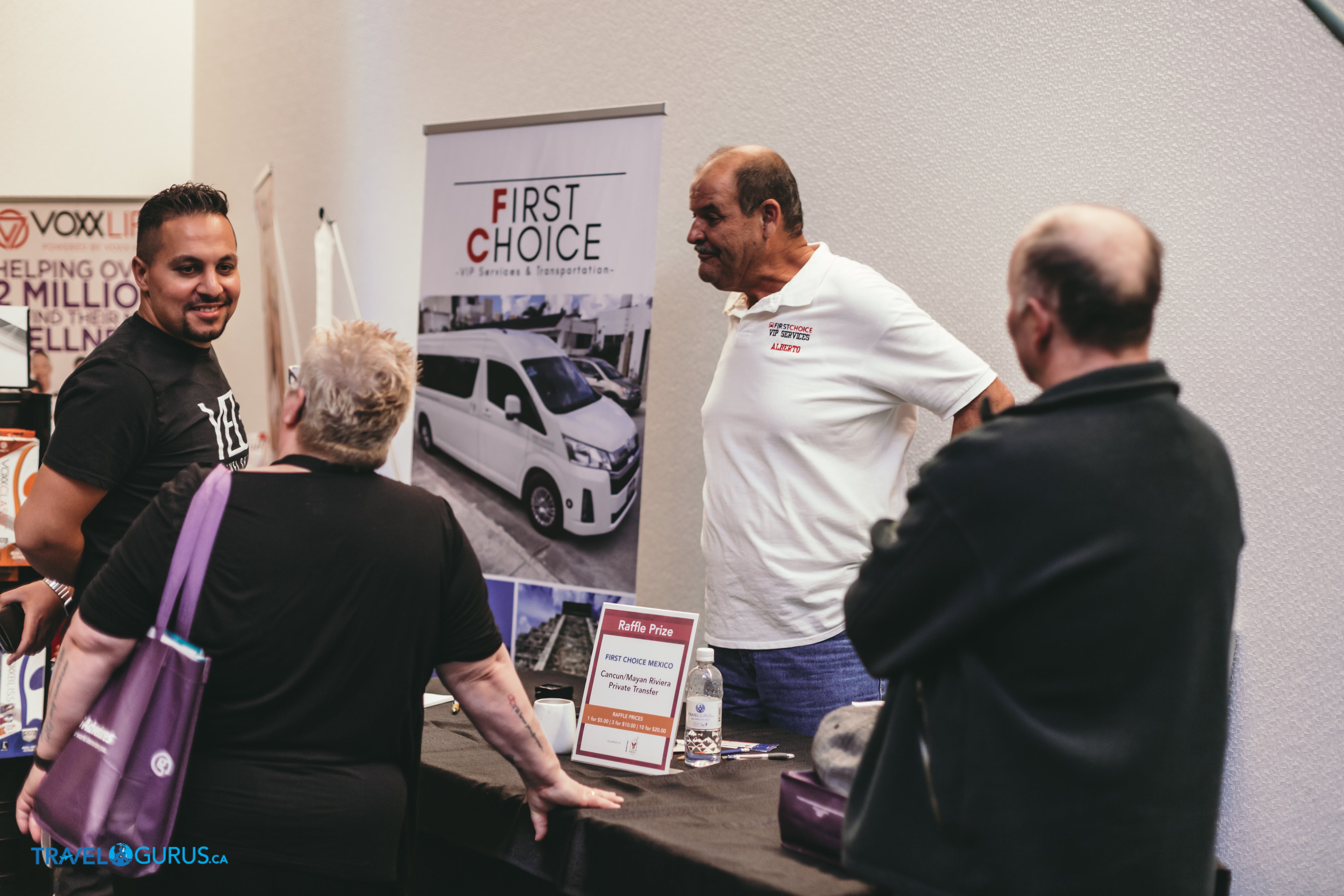 Roundtrip Private Airport Transportation up to 9 passengers with luggage (Cancun Airport)